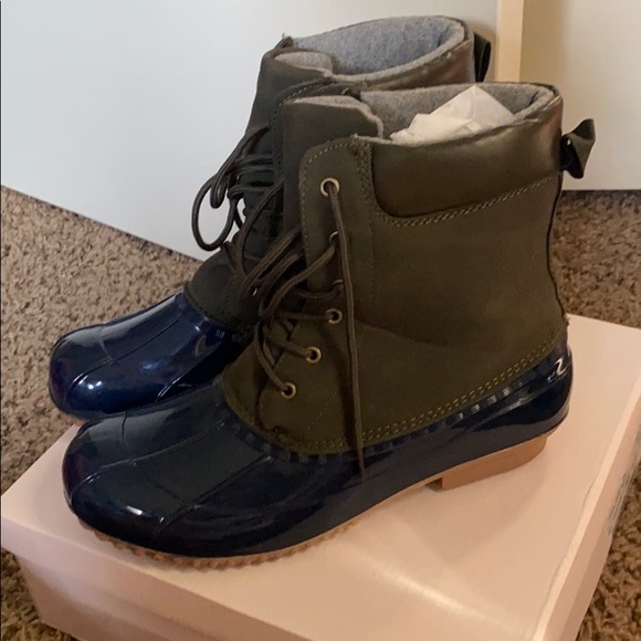 Flat Snow Boots - Picture 2 of 4